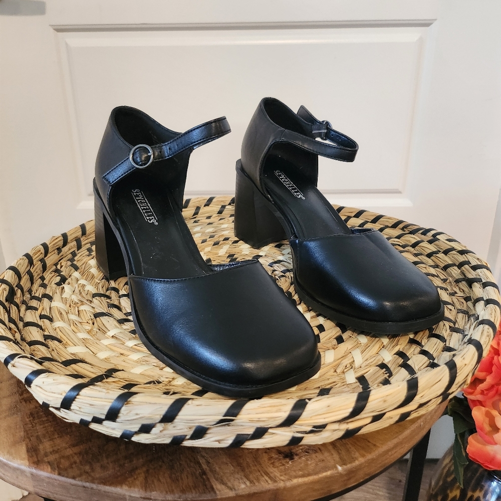 Seychelles Black Heel